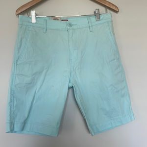 Levi’s Standard Taper Shorts Sz 30 Waist NWT